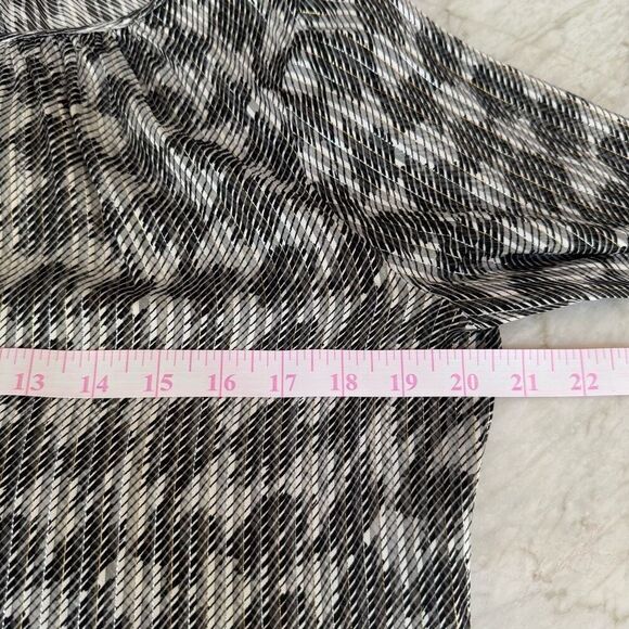 White House Black Market silk Metallic thread semi Sheer Shirt Blouse Sz 8 - Picture 6 of 8